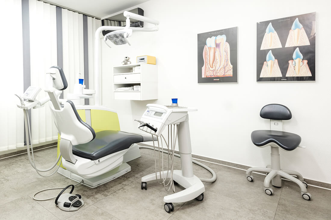 Zahnärzte Lindlar - Genßler, Welzel, Cosler - ein Behandlungszimmer der Praxis