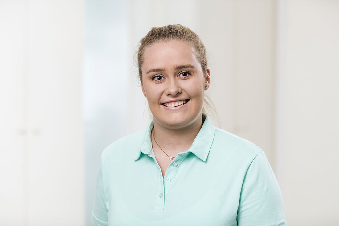 Zahnärzte Lindlar – Genßler, Welzel, Cosler – Team – Lena Zahnärzte Lindlar - Genßler, Welzel, Cosler - Team - Lena